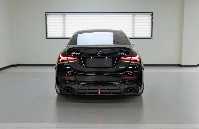 Mercedes-Benz A-Class AMG 2022 AMG A 35 L 4MATIC exterior foto 4 Mercedes-Benz A-Class AMG 2022 AMG A 35 L 4MATIC exterior foto 4