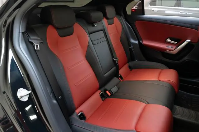 Mercedes-Benz A-Class AMG 2022 AMG A 35 L 4MATIC interior foto 13 Mercedes-Benz A-Class AMG 2022 AMG A 35 L 4MATIC interior foto 13