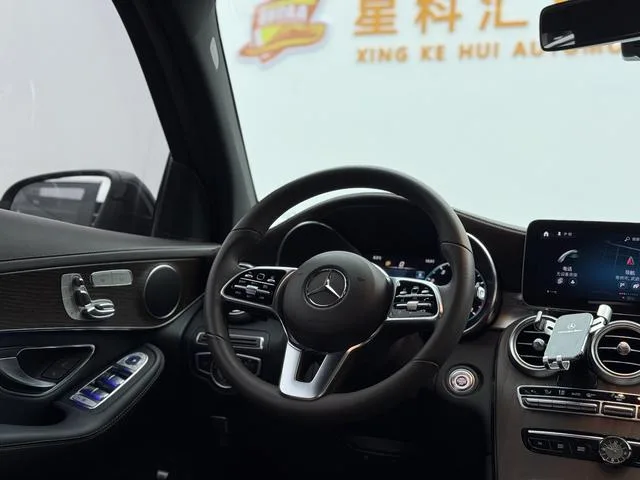 Mercedes-Benz GLC 2021 GLC 260 L 4MATIC Type de luxe intérieur photo 8 Mercedes-Benz GLC 2021 GLC 260 L 4MATIC Type de luxe intérieur photo 8