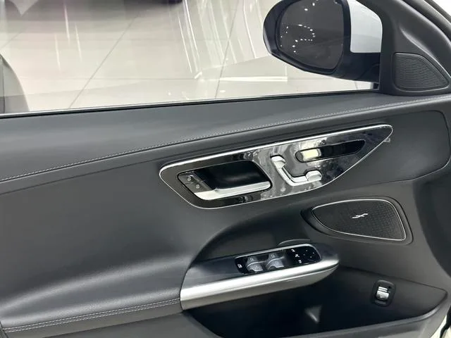 Mercedes-Benz C-Class 2023 Deuxième lifting C 260 L Version sportive intérieur photo 17