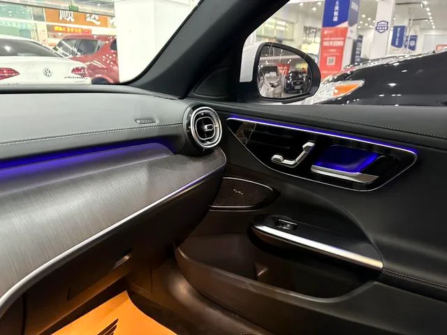 Mercedes-Benz C-Class 2023 Deuxième lifting C 260 L Version sportive intérieur photo 18
