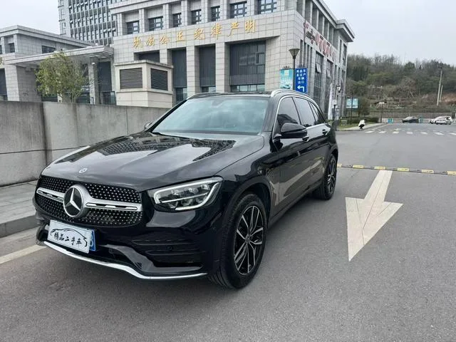 Mercedes-Benz GLC 2021 GLC 260 L 4MATIC Luxury type exterior photo 1 Mercedes-Benz GLC 2021 GLC 260 L 4MATIC Luxury type exterior photo 1