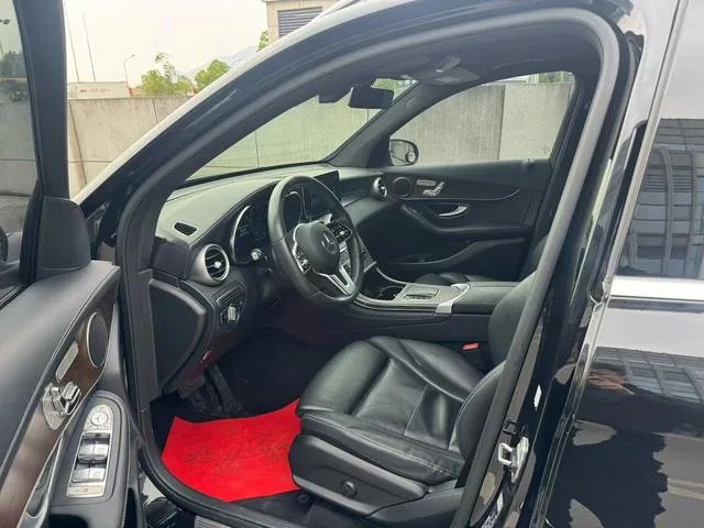 Mercedes-Benz GLC 2021 GLC 260 L 4MATIC Luxury type interior photo 6 Mercedes-Benz GLC 2021 GLC 260 L 4MATIC Luxury type interior photo 6