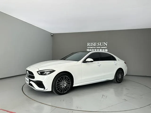 Mercedes-Benz C-Class 2022 C 260 L Versión deportiva exterior foto 1 Mercedes-Benz C-Class 2022 C 260 L Versión deportiva exterior foto 1