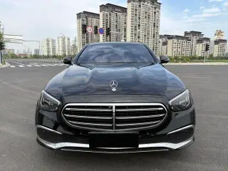 Mercedes-Benz E-Class 2023 Reforma E 300 L De lujo Coche exterior foto 2 Mercedes-Benz E-Class 2023 Reforma E 300 L De lujo Coche exterior foto 2