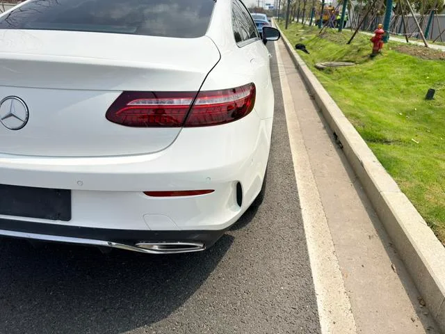 Mercedes-Benz E-Class (Imported) 2021 E 300 Coupe interior photo 13
