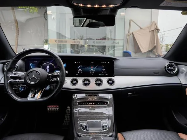 Mercedes-Benz Mercedes-AMG E-Class 2021 AMG E 53 4MATIC Coupe interior photo 12 Mercedes-Benz Mercedes-AMG E-Class 2021 AMG E 53 4MATIC Coupe interior photo 12