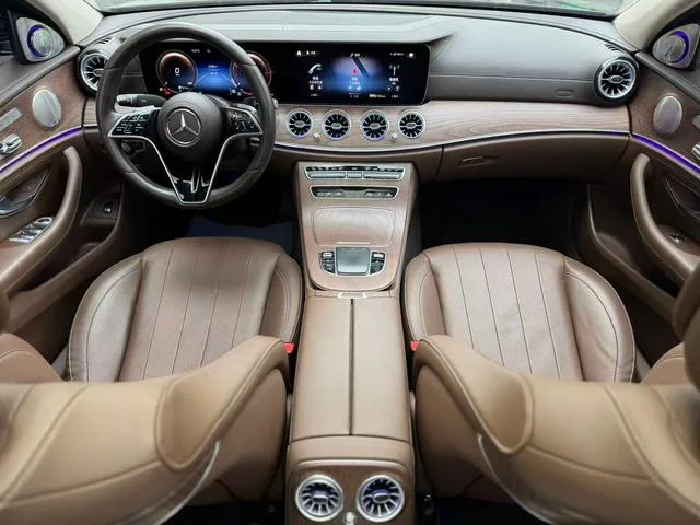Mercedes-Benz E-Class 2022 Reforma E 300 L Estilo de moda Coche exterior foto 5 Mercedes-Benz E-Class 2022 Reforma E 300 L Estilo de moda Coche exterior foto 5