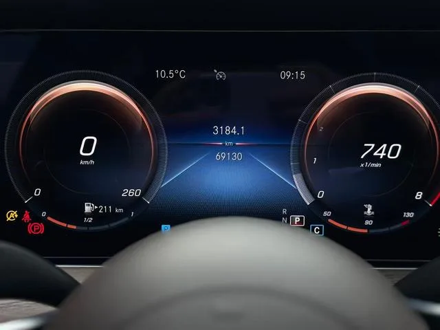 Mercedes-Benz E-Class 2022 Reforma E 300 L Estilo de moda Coche interior foto 7 Mercedes-Benz E-Class 2022 Reforma E 300 L Estilo de moda Coche interior foto 7