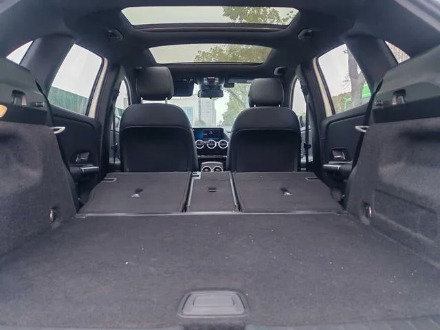 Mercedes-Benz GLA 2022 Restyling GLA 200 interior photo 17 Mercedes-Benz GLA 2022 Restyling GLA 200 interior photo 17