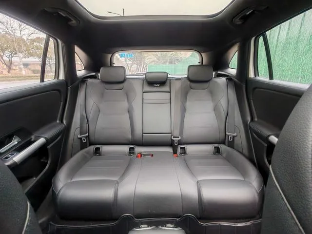 Mercedes-Benz GLA 2022 Restyling GLA 200 interior photo 19 Mercedes-Benz GLA 2022 Restyling GLA 200 interior photo 19