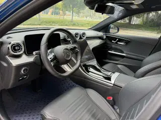 Mercedes-Benz C-Class 2022 C 260 L Sports version interior photo 9 Mercedes-Benz C-Class 2022 C 260 L Sports version interior photo 9