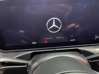 Mercedes-Benz C-Class 2022 C 260 L Sports version interior photo 11 Mercedes-Benz C-Class 2022 C 260 L Sports version interior photo 11