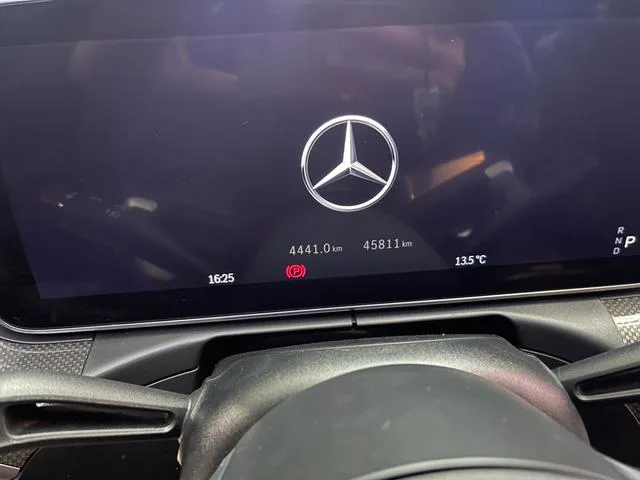 Mercedes-Benz C-Class 2022 C 260 L Sports version interior photo 11 Mercedes-Benz C-Class 2022 C 260 L Sports version interior photo 11