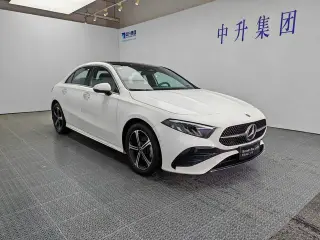 Mercedes-Benz A-Class 2023 A 200 L Voiture de sport version mode extérieur photo 3 Mercedes-Benz A-Class 2023 A 200 L Voiture de sport version mode extérieur photo 3