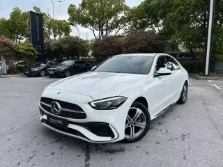 Mercedes-Benz C-Class 2022 C 200 L Versión deportiva exterior foto 1