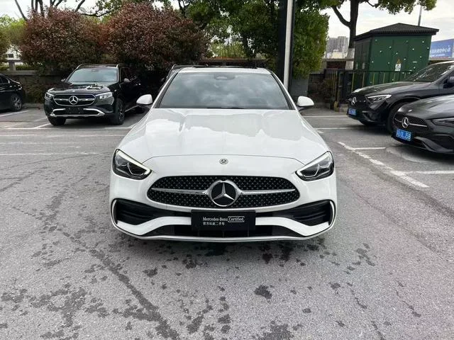 Mercedes-Benz C-Class 2022 C 200 L Versión deportiva exterior foto 2