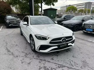 Mercedes-Benz C-Class 2022 C 200 L Versión deportiva exterior foto 3