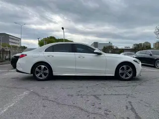 Mercedes-Benz C-Class 2022 C 200 L Versión deportiva exterior foto 4