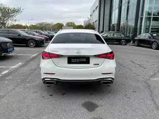 Mercedes-Benz C-Class 2022 C 200 L Versión deportiva exterior foto 6