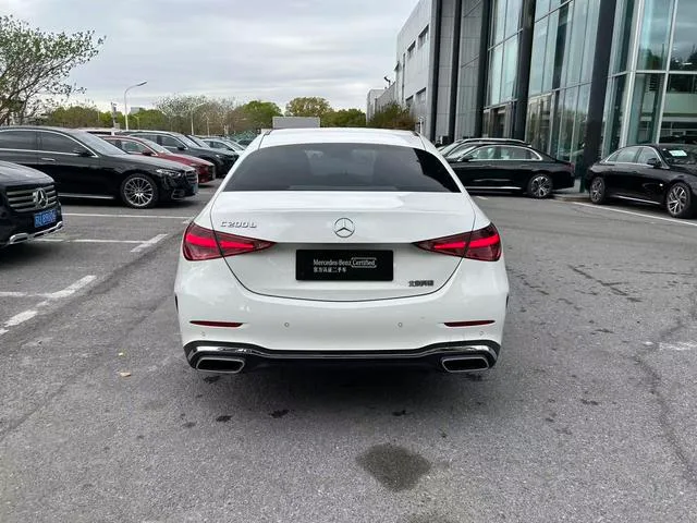Mercedes-Benz C-Class 2022 C 200 L Versión deportiva exterior foto 6