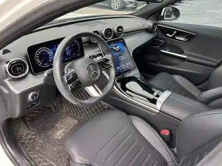 Mercedes-Benz C-Class 2022 C 200 L Versión deportiva exterior foto 9