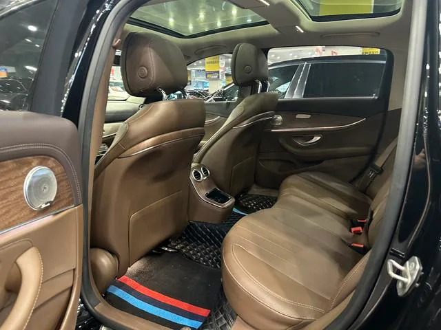 Mercedes-Benz E-Class 2022 Restyling E 300 L Fashionable Passenger car exterior photo 5 Mercedes-Benz E-Class 2022 Restyling E 300 L Fashionable Passenger car exterior photo 5