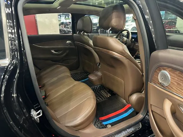 Mercedes-Benz E-Class 2022 Restyling E 300 L Fashionable Passenger car interior photo 11 Mercedes-Benz E-Class 2022 Restyling E 300 L Fashionable Passenger car interior photo 11