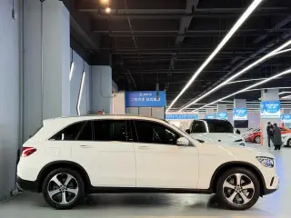 Mercedes-Benz GLC 2022 GLC 260 L 4MATIC Dynamic exterior photo 4 Mercedes-Benz GLC 2022 GLC 260 L 4MATIC Dynamic exterior photo 4