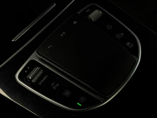 Mercedes-Benz GLC 2022 GLC 260 L 4MATIC Dynamic interior photo 11 Mercedes-Benz GLC 2022 GLC 260 L 4MATIC Dynamic interior photo 11