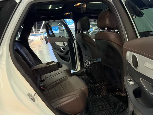 Mercedes-Benz GLC 2022 GLC 260 L 4MATIC Dynamic interior photo 20 Mercedes-Benz GLC 2022 GLC 260 L 4MATIC Dynamic interior photo 20