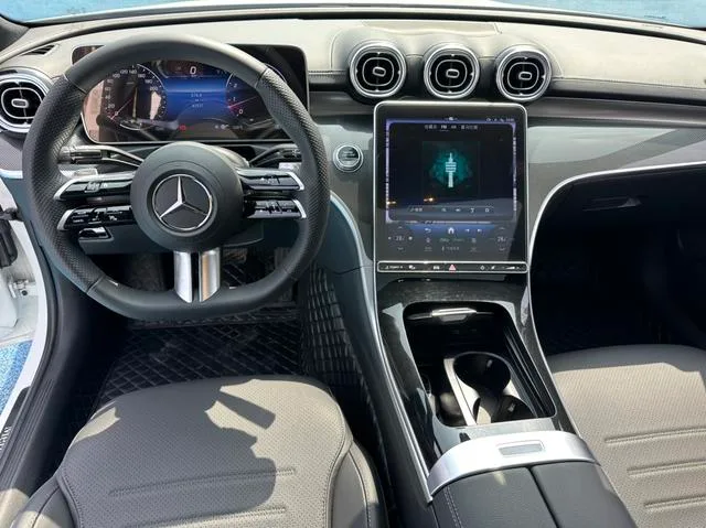 Mercedes-Benz C-Class 2024 C 260 L Sports version interior photo 8 Mercedes-Benz C-Class 2024 C 260 L Sports version interior photo 8