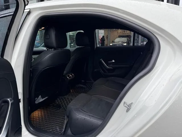 Mercedes-Benz A-Class 2021 A 200 L Sport Sedan Fashion Edition interior photo 11 Mercedes-Benz A-Class 2021 A 200 L Sport Sedan Fashion Edition interior photo 11