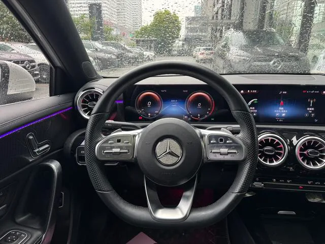 Mercedes-Benz A-Class 2021 A 200 L Sport Sedan Fashion Edition interior photo 12 Mercedes-Benz A-Class 2021 A 200 L Sport Sedan Fashion Edition interior photo 12
