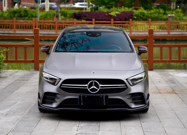 Mercedes-Benz A-Class AMG 2021 AMG A 35 L 4MATIC Edición especial de la noche ardiente exterior foto 3 Mercedes-Benz A-Class AMG 2021 AMG A 35 L 4MATIC Edición especial de la noche ardiente exterior foto 3