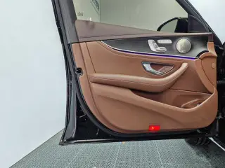 Mercedes-Benz E-Class 2023 E 300 L Luxury type Passenger car interior photo 13 Mercedes-Benz E-Class 2023 E 300 L Luxury type Passenger car interior photo 13