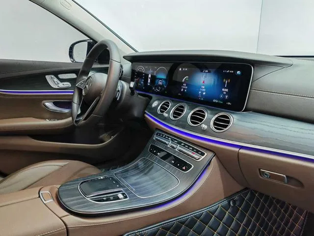 Mercedes-Benz E-Class 2023 E 300 L Luxury type Passenger car interior photo 15 Mercedes-Benz E-Class 2023 E 300 L Luxury type Passenger car interior photo 15