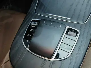 Mercedes-Benz E-Class 2023 E 300 L Luxury type Passenger car interior photo 18 Mercedes-Benz E-Class 2023 E 300 L Luxury type Passenger car interior photo 18