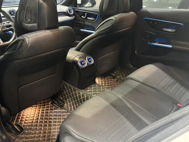 Mercedes-Benz C-Class 2024 C 260 L Sports version interior photo 12 Mercedes-Benz C-Class 2024 C 260 L Sports version interior photo 12