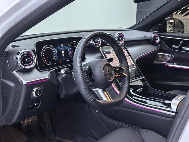 Mercedes-Benz C-Class 2025 C 260 L Hao Night Sports Edition interior photo 18 Mercedes-Benz C-Class 2025 C 260 L Hao Night Sports Edition interior photo 18