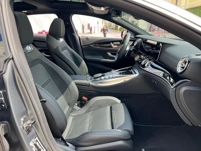 Mercedes-Benz AMG GT 2023 AMG GT 50 4MATIC Coche deportivo de cuatro puertas interior foto 12 Mercedes-Benz AMG GT 2023 AMG GT 50 4MATIC Coche deportivo de cuatro puertas interior foto 12