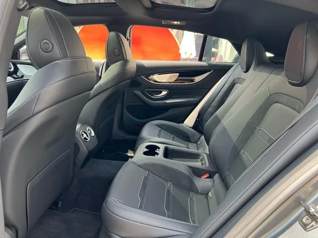Mercedes-Benz AMG GT 2023 AMG GT 50 4MATIC Coche deportivo de cuatro puertas interior foto 14 Mercedes-Benz AMG GT 2023 AMG GT 50 4MATIC Coche deportivo de cuatro puertas interior foto 14