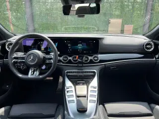 Mercedes-Benz AMG GT 2023 AMG GT 50 4MATIC Coche deportivo de cuatro puertas interior foto 15 Mercedes-Benz AMG GT 2023 AMG GT 50 4MATIC Coche deportivo de cuatro puertas interior foto 15