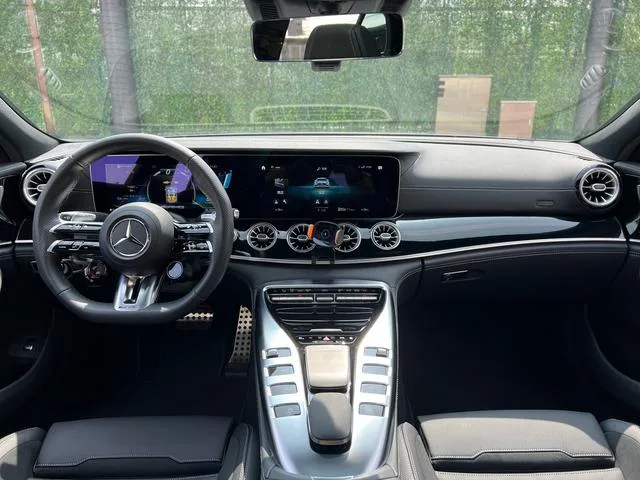 Mercedes-Benz AMG GT 2023 AMG GT 50 4MATIC Coche deportivo de cuatro puertas interior foto 15 Mercedes-Benz AMG GT 2023 AMG GT 50 4MATIC Coche deportivo de cuatro puertas interior foto 15