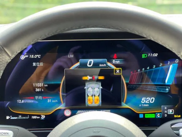 Mercedes-Benz AMG GT 2023 AMG GT 50 4MATIC Coche deportivo de cuatro puertas interior foto 17 Mercedes-Benz AMG GT 2023 AMG GT 50 4MATIC Coche deportivo de cuatro puertas interior foto 17
