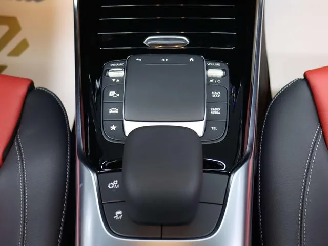 Mercedes-Benz CLA AMG 2023 AMG CLA 35 4MATIC интерьер фото 19