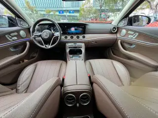 Mercedes-Benz E-Class 2023 E 300 L Estilo de moda Coche exterior foto 6 Mercedes-Benz E-Class 2023 E 300 L Estilo de moda Coche exterior foto 6