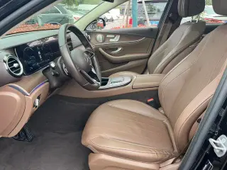 Mercedes-Benz E-Class 2023 E 300 L Estilo de moda Coche interior foto 14 Mercedes-Benz E-Class 2023 E 300 L Estilo de moda Coche interior foto 14