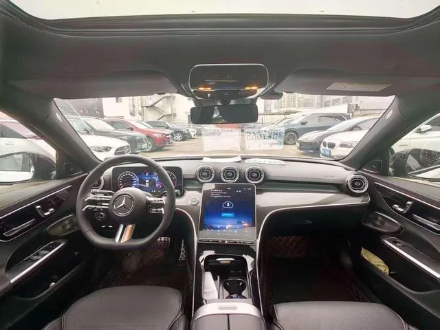Mercedes-Benz C-Class 2024 C 260 L Edición deportiva Haoye interior foto 10