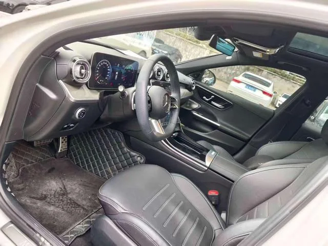 Mercedes-Benz C-Class 2024 C 260 L Edición deportiva Haoye interior foto 11